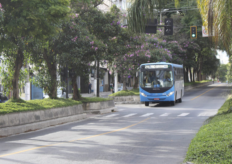 Linhas de ônibus continuam reduzidas pelos próximos dias