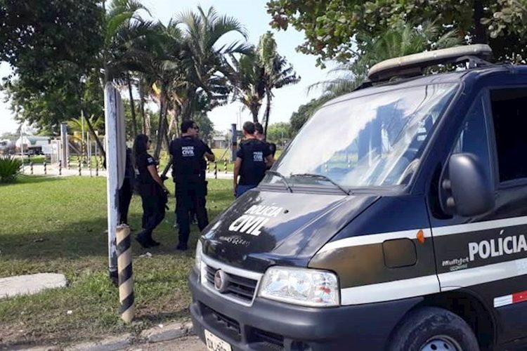 Polícia Civil escolta caminhão-tanque para abastecer veículos prioritários em Leopoldina