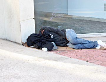 Campanha arrecada roupas de frio para moradores de rua