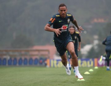 Seleção Brasileira se divide entre campo e academia