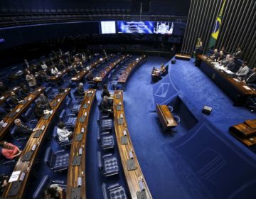 Senado aprova urgência para projeto que isenta diesel de PIS/Cofins