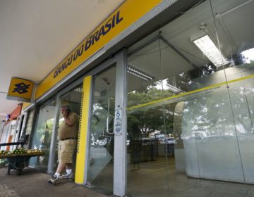 Agências bancárias têm hoje horário especial