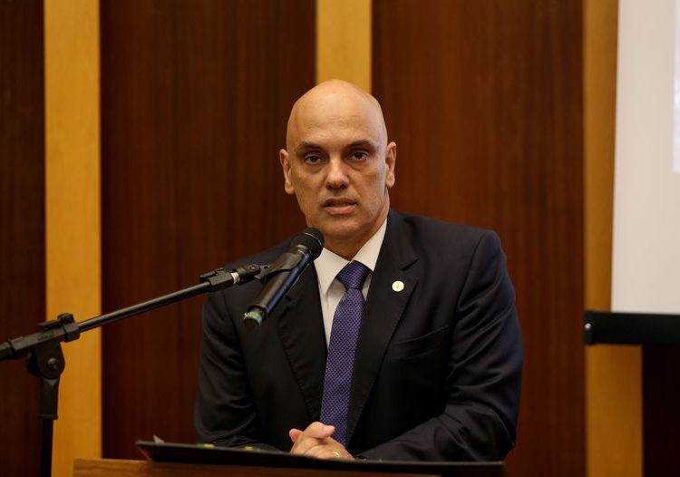Alexandre de Moraes nega pedido de liberdade de Lula