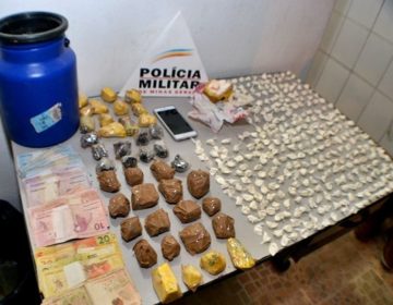 PM apreende drogas e detém jovem em Muriaé