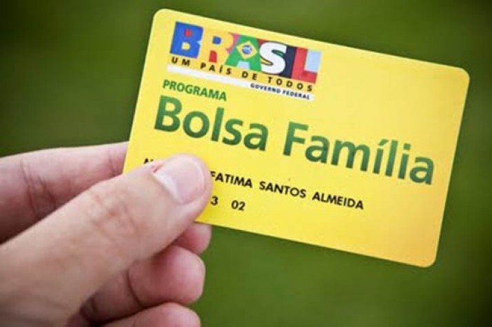 Governo reajusta Bolsa Família em 5,67%