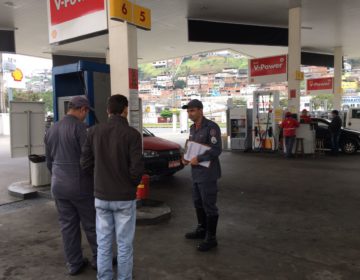 Corpo de Bombeiros faz vistoria em postos de combustíveis de JF