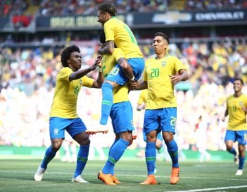 Com gols de Neymar e Firmino, Seleção Brasileira derrota a Croácia