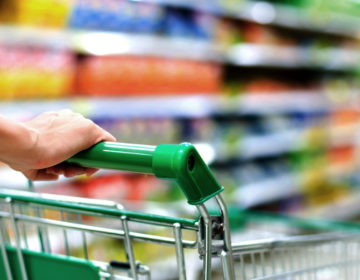 Vigilância Sanitária alerta comerciantes e consumidores após retomada do abastecimento