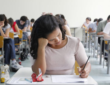 Brasil gasta 6% do PIB em educação, mas desempenho escolar é ruim