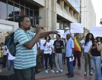 Maior crescimento na taxa de homicídio de negros destaca desigualdades