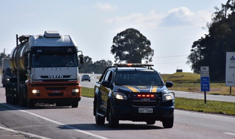 PRF apresenta balanço de operações durante greve do caminhoneiros