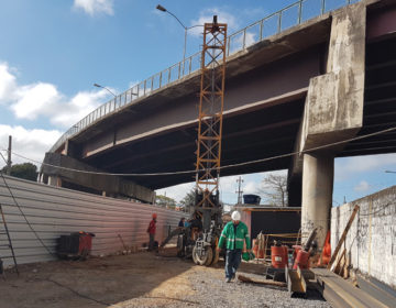 Bate-estaca da alça do Viaduto Augusto Franco tem início