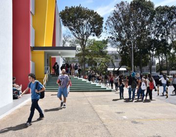 Alunos carentes poderão receber bolsas no ensino superior