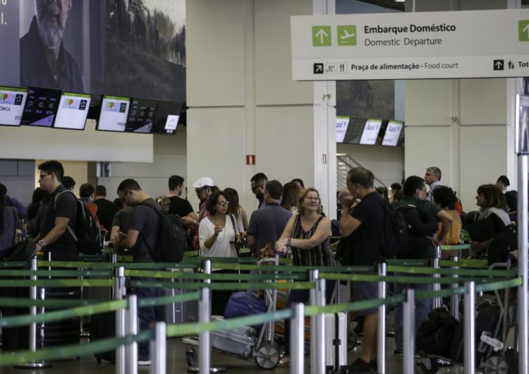 Mais de 100 milhões de pessoas viajaram de avião no último ano