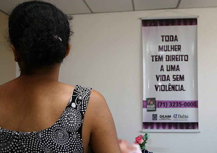 Senado aprova novas leis para diminuir violência contra mulheres