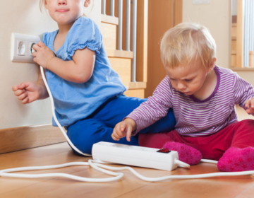 Cuidados podem evitar acidentes domésticos com crianças e idosos