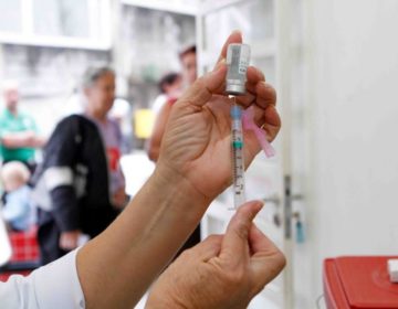 Secretaria de Saúde alerta sobre importância de manter vacinação contra o sarampo