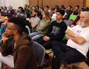 Professores participam de palestra sobre diferentes expressões artísticas