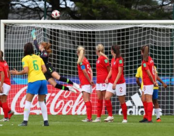 Após sofrer gol de pênalti, Seleção Brasileira domina o jogo e conquista empate nos acréscimos do segundo tempo