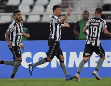 Botafogo vence o Nacional-PAR e avança na Copa Sul-Americana