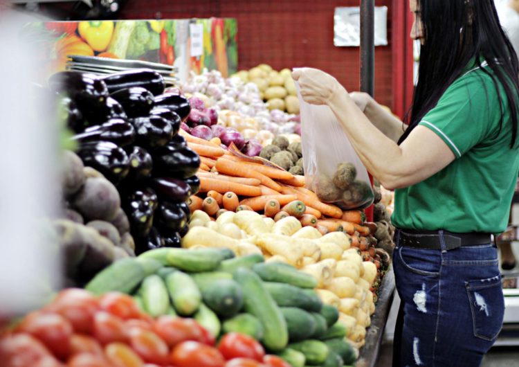 Nutróloga reforça importância dos cuidados na higienização dos alimentos