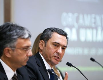 Publicada Medida Provisória que adia para 2020 reajuste de servidores públicos federais