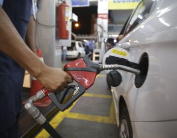 Pesquisa da ANP constata ligeiro recuo no preço médio da gasolina