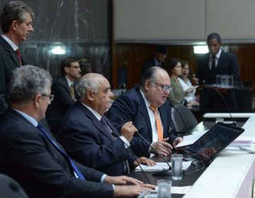 Governador de Minas envia projeto sobre dívida de R$100 milhões