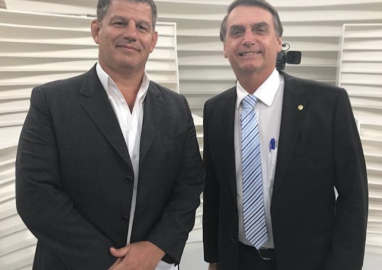 Partido de Bolsonaro quer que PGR investigue esquema sobre fake news