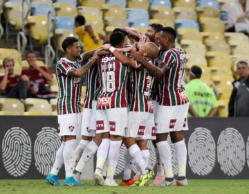 Fluminense goleia o Paraná e sobe para a oitava posição