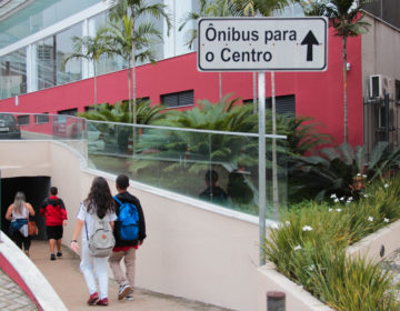 População se sente insegura em atravessar túnel que dá acesso a shopping na zona Sul