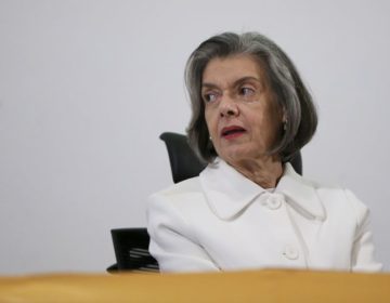 Cármen Lúcia concede liminar suspendendo ações em universidades