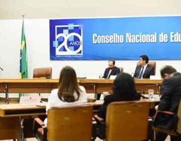 Ensino médio poderá ter de 20% a 30% da carga horária a distância