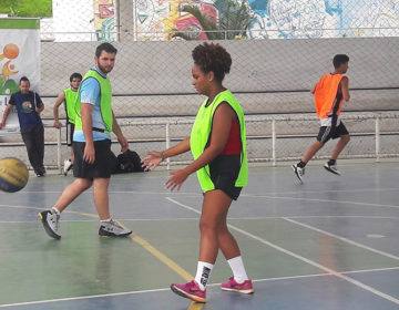 Alunos do Pelc participam de festival de esportes na Praça CEU