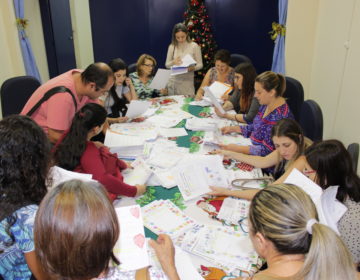 Papai Noel dos Correios alegra o Natal de crianças carentes