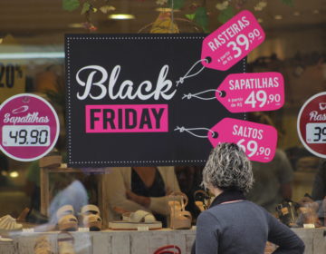 Consumidor deve ficar atento na hora das compras durante a Black Friday