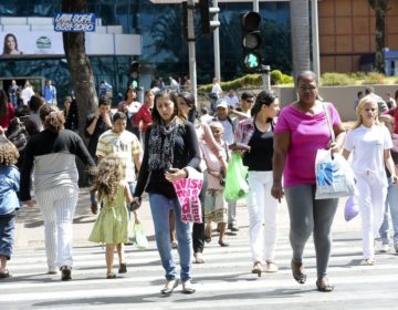 Taxa de desemprego cai para 11,7% em outubro, diz IBGE