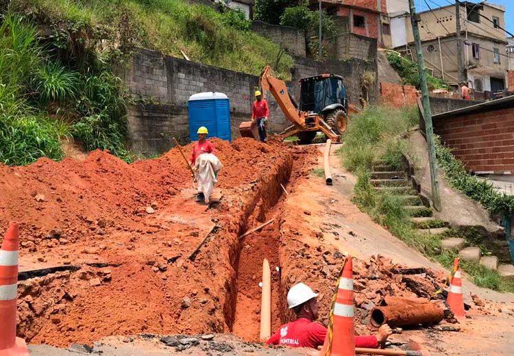 Cesama inicia remodelação de cem metros de redes de esgoto no Bairro Sagrado Coração