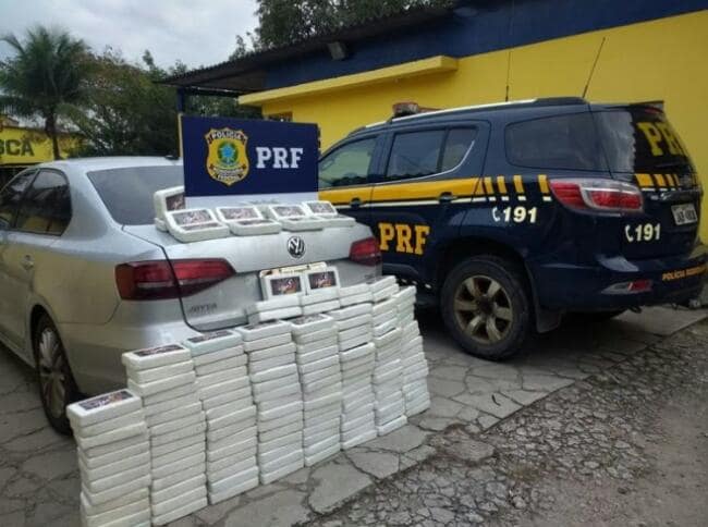 Polícia Rodoviária Federal e Polícia Civil apreendem 100kg de pasta de cocaína