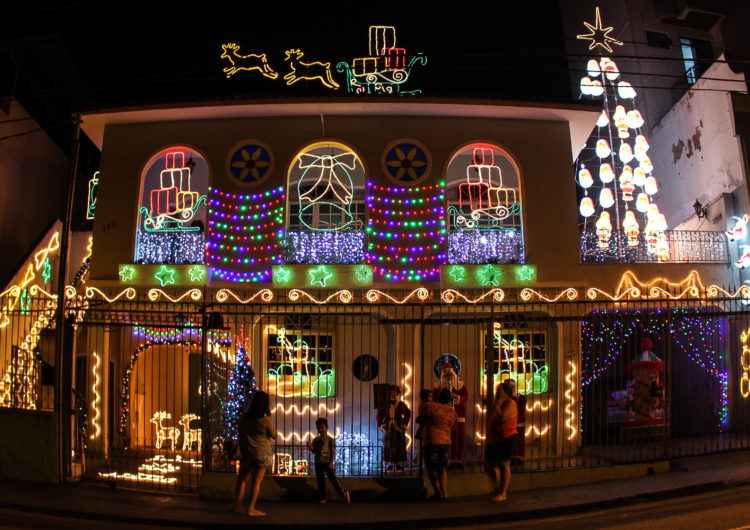 Casa no Bairu é símbolo do espírito natalino e do amor às festas de fim de ano