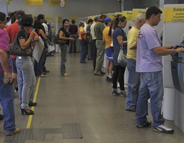 Agências bancárias abrem em horário especial nesta segunda-feira