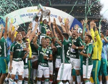 Palmeiras bate o vitória e recebe a taça de Campeão Brasileiro