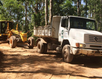 PJF realiza manutenção em estradas de Pirapetinga, Humaitá e Rosário
