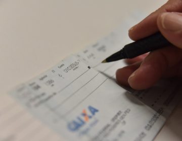 Bolsonaro veta integralmente regulamentação sobre pagamento com cheques