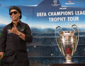 Justiça proíbe Ronaldinho de deixar o Brasil e viajar para Dubai