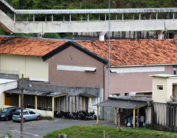 Agente penitenciária é presa por facilitar entrada de materiais proibidos no Ceresp