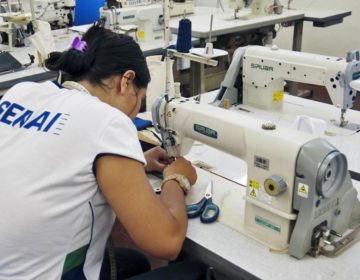 Prefeitura e Senai abrem inscrições para curso de costura industrial