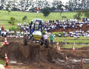 Alunos da UFJF conquistam o título de baja mais rápido do Brasil