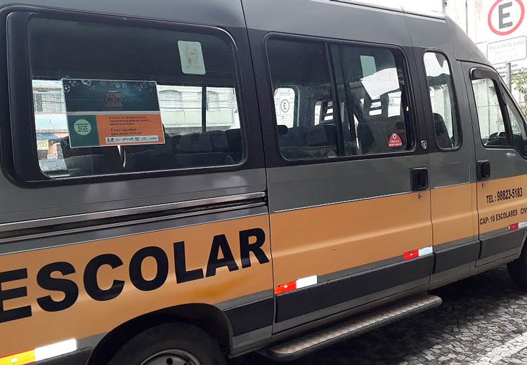 Settra coloca cartazes “Transporte Escolar tem que ser Legal!” em vans