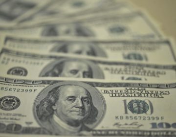 Bolsa abre em alta; dólar é cotado a R$ 3,74